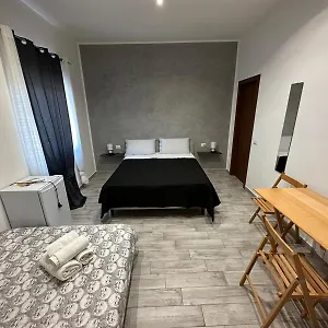 Gasthuis House, Fiumicino